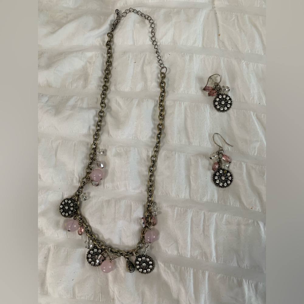 Elegant Pink and Silver Necklace and Earring Set - Picture 6 of 13